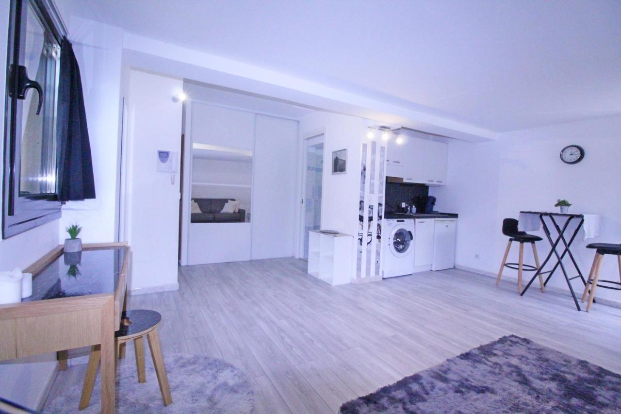 Large Studio Close To Monaco, Bnb Ric' Keys Beausoleil Bagian luar foto