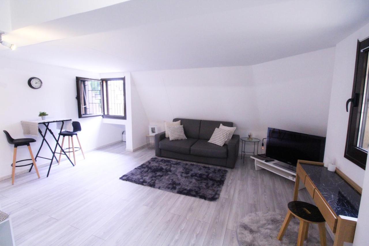 Large Studio Close To Monaco, Bnb Ric' Keys Beausoleil Bagian luar foto