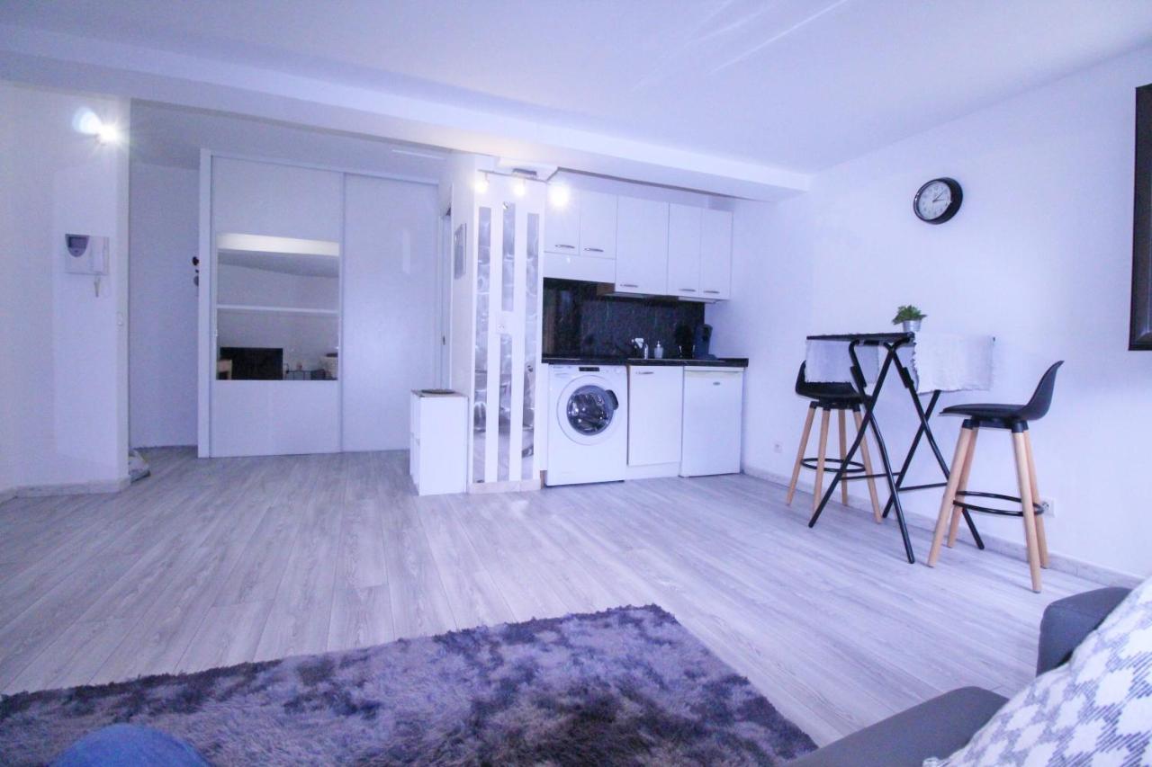 Large Studio Close To Monaco, Bnb Ric' Keys Beausoleil Bagian luar foto